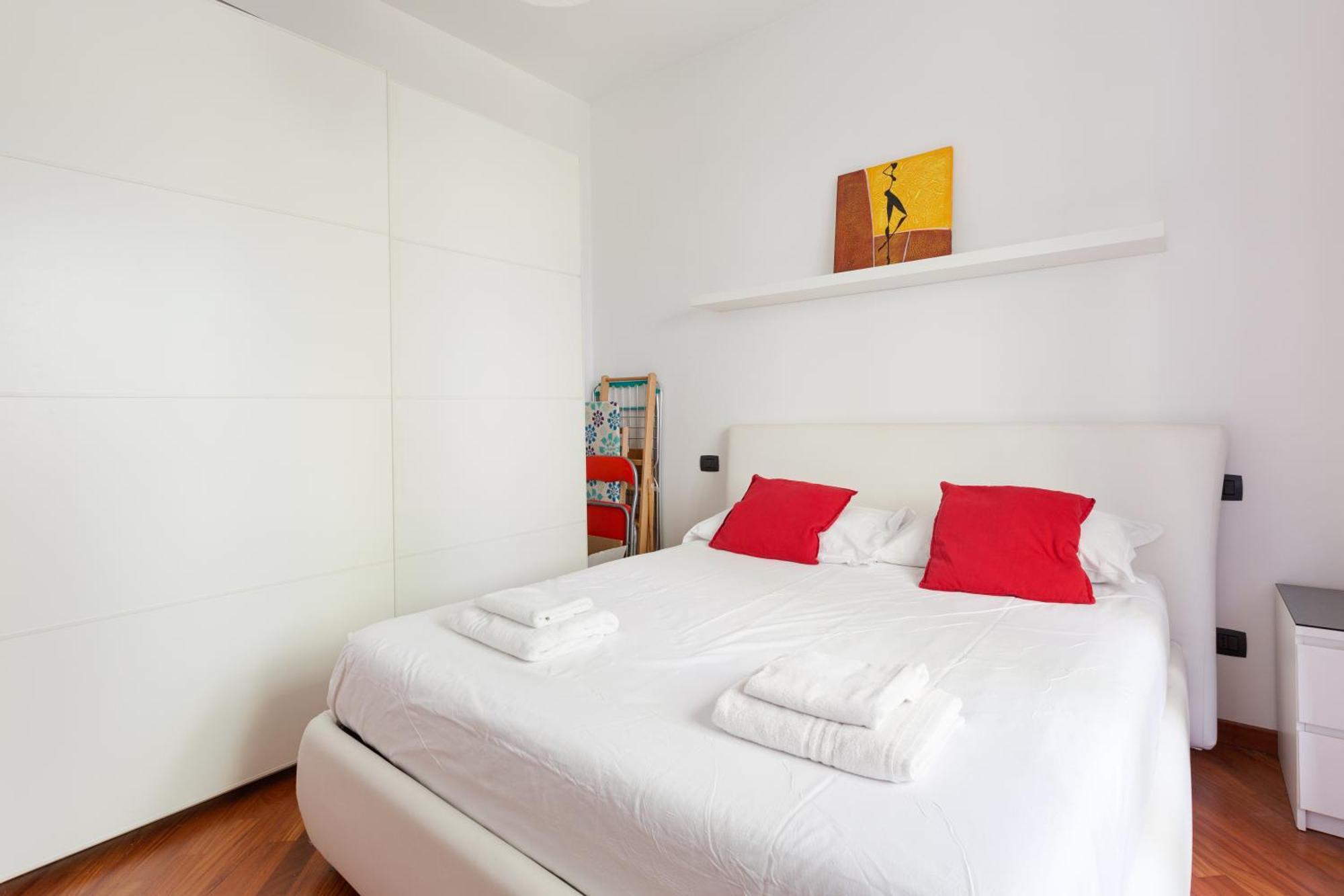 Ca' Granda M5 & Bicocca - Apartment With Parking Milan Bagian luar foto