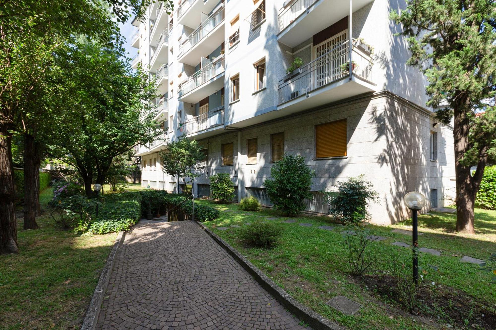 Ca' Granda M5 & Bicocca - Apartment With Parking Milan Bagian luar foto